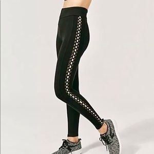 💛 NWT FP Movement Dreamweaver Legging ✨💛